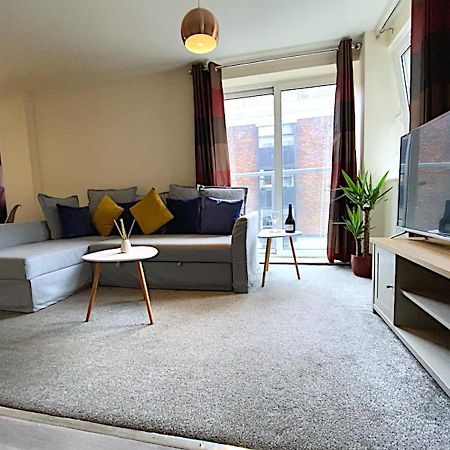 Stylish Two Bed City Apartment With Secure Parking 사우샘프턴 외부 사진