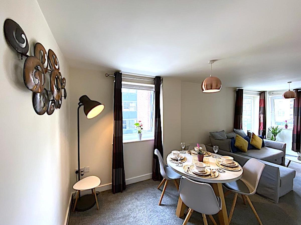 Stylish Two Bed City Apartment With Secure Parking 사우샘프턴 외부 사진