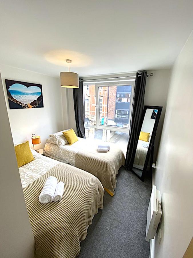 Stylish Two Bed City Apartment With Secure Parking 사우샘프턴 외부 사진