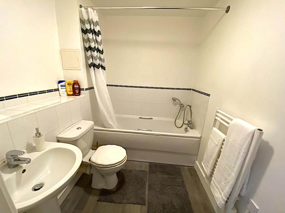 Stylish Two Bed City Apartment With Secure Parking 사우샘프턴 외부 사진