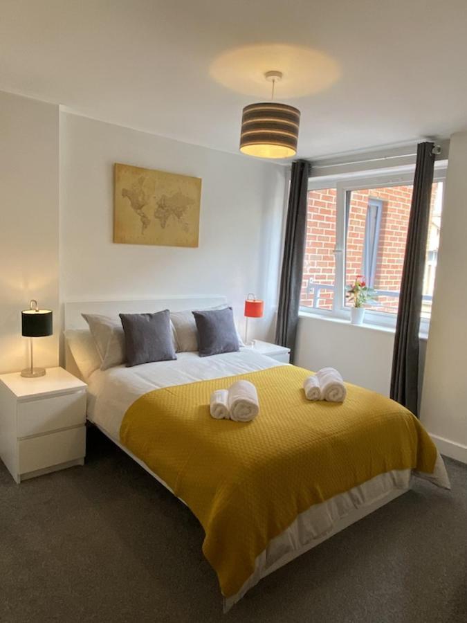 Stylish Two Bed City Apartment With Secure Parking 사우샘프턴 외부 사진