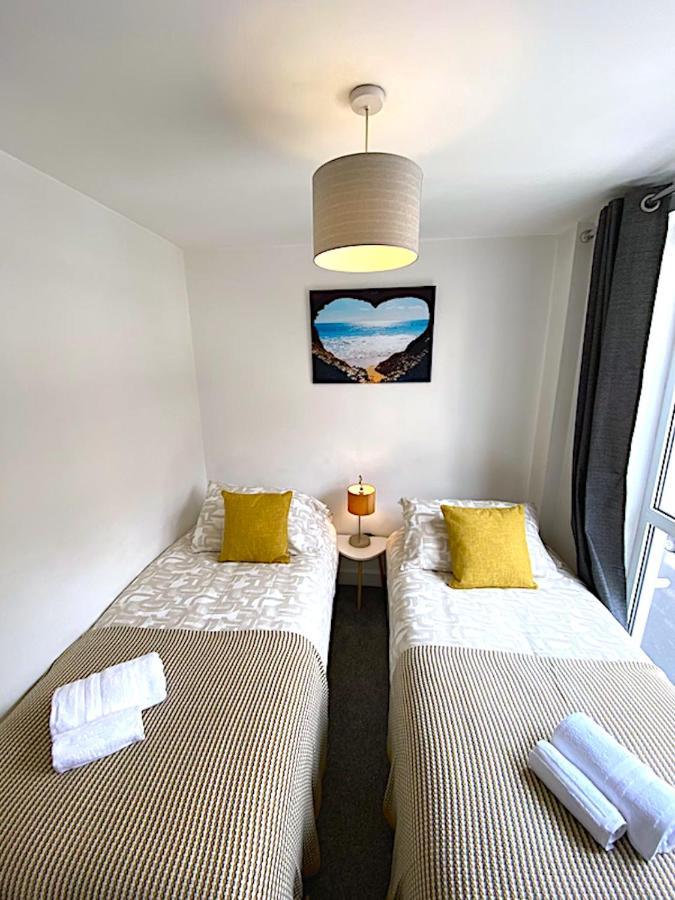 Stylish Two Bed City Apartment With Secure Parking 사우샘프턴 외부 사진