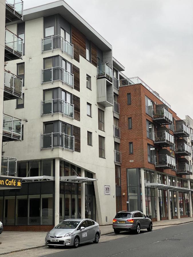 Stylish Two Bed City Apartment With Secure Parking 사우샘프턴 외부 사진
