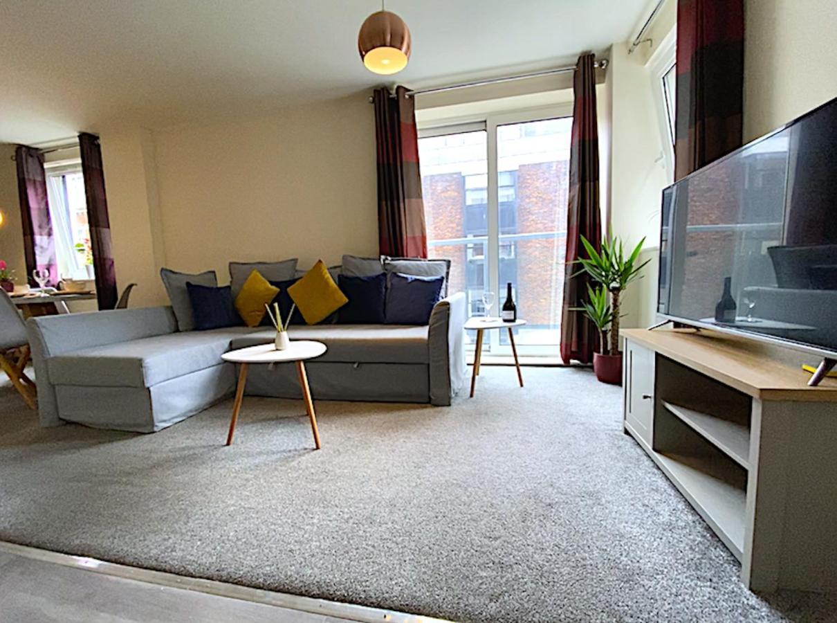 Stylish Two Bed City Apartment With Secure Parking 사우샘프턴 외부 사진